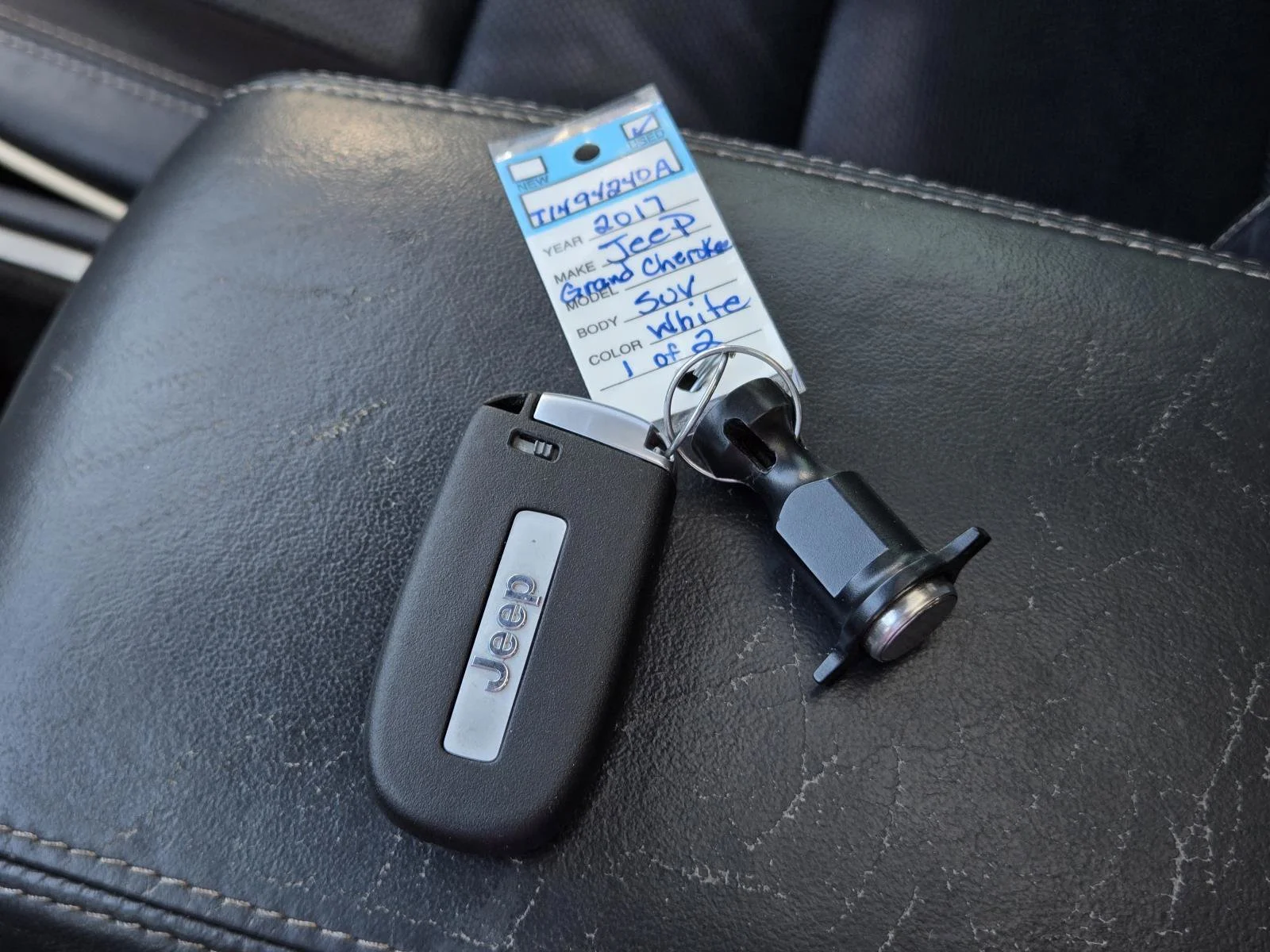Used 2017 Ivory 3-Coat Jeep Overland image 42