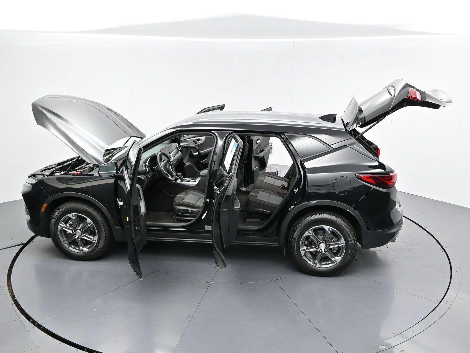 Used 2025 Black Chevrolet 2LT image 41