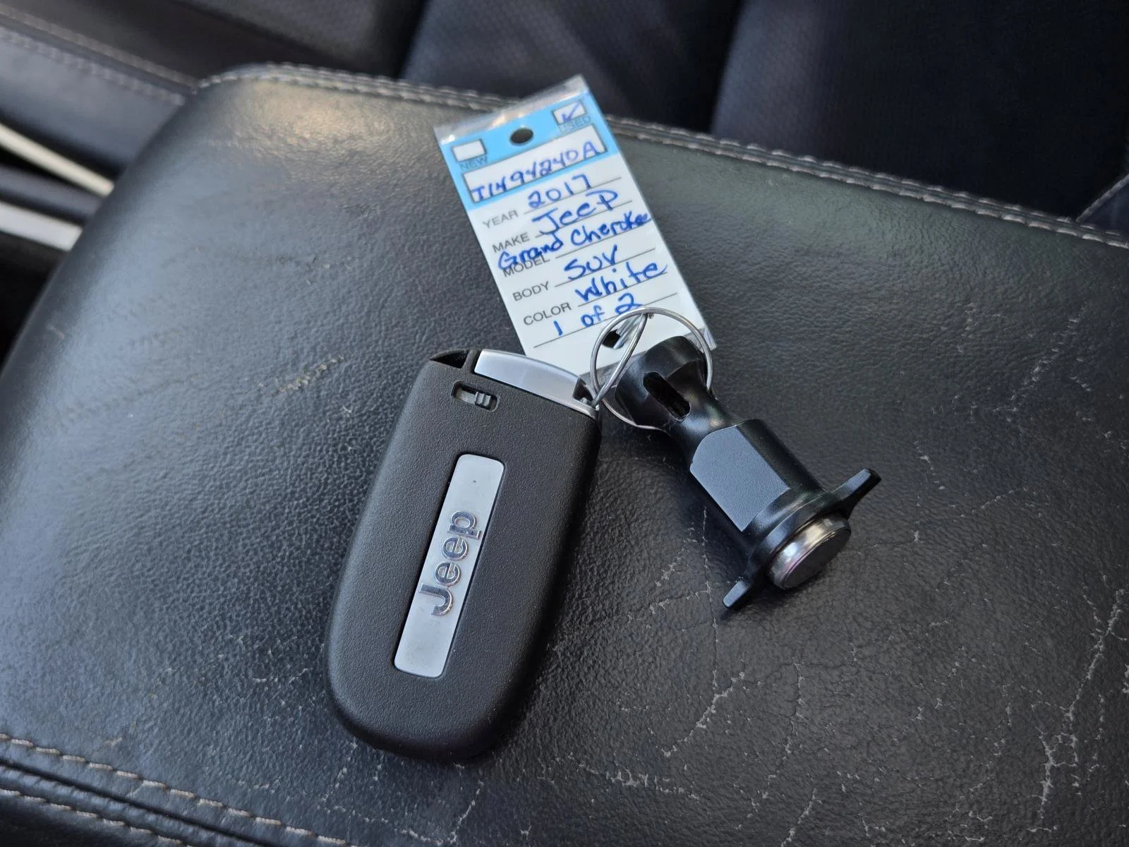 Used 2017 Ivory 3-Coat Jeep Overland image 42