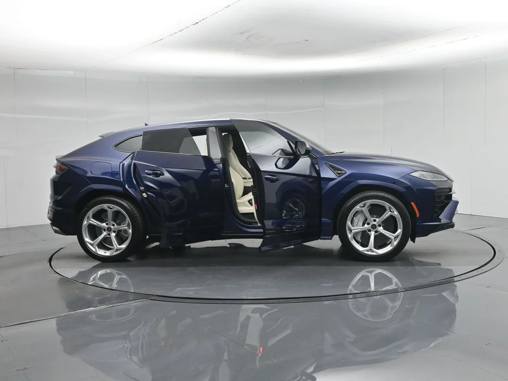 Used 2026 Blue Lamborghini SE image 3