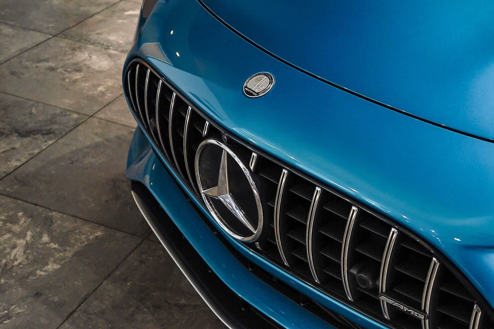 Used 2025 MANUFAKTUR Hyper Blue Metallic Mercedes-Benz AMG® SL 43 image 10