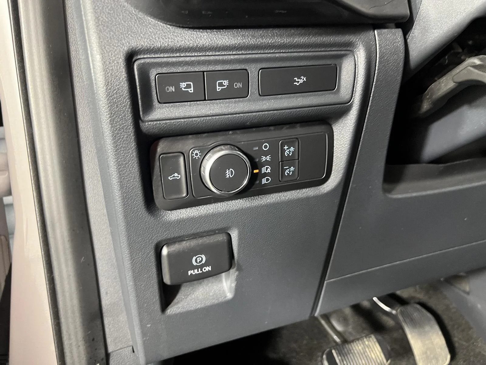 Used 2022 Oxford White Ford XLT image 11