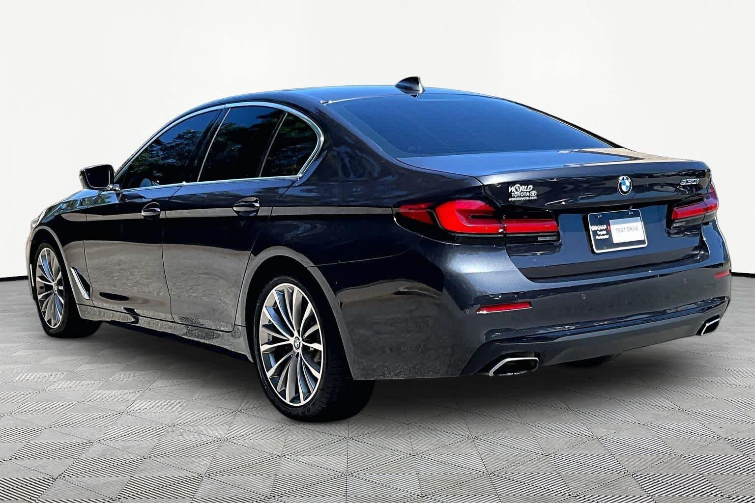 Used 2022 Dark Graphite Metallic BMW 530i image 12