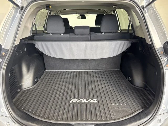 Used 2017 Silver Sky Metallic Toyota XLE image 20