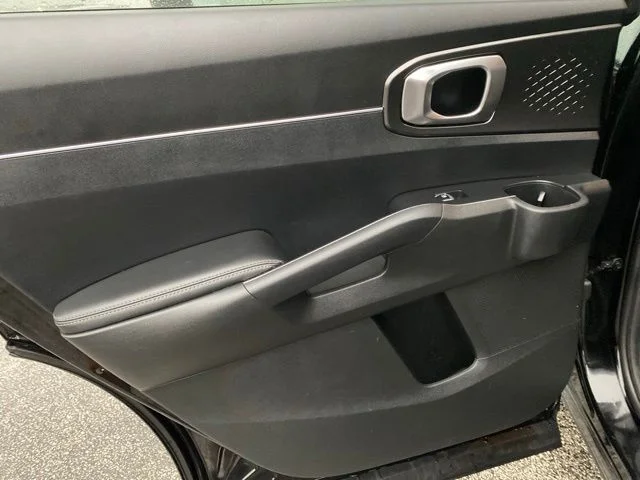 Used 2022 Black Kia S image 32