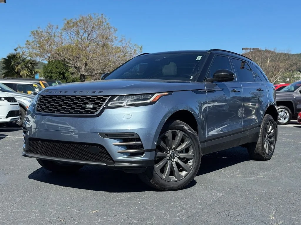 Used 2019 Byron Blue Metallic Land Rover SE R-Dynamic image 2