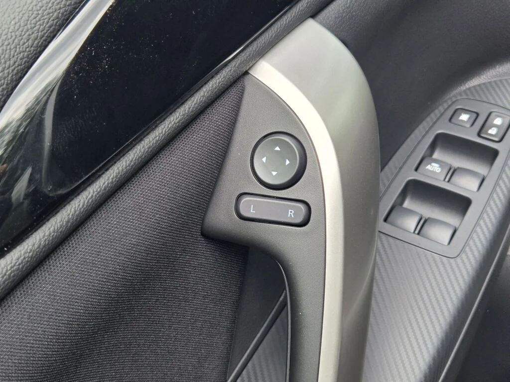New 2026 Gray Mitsubishi ES image 18