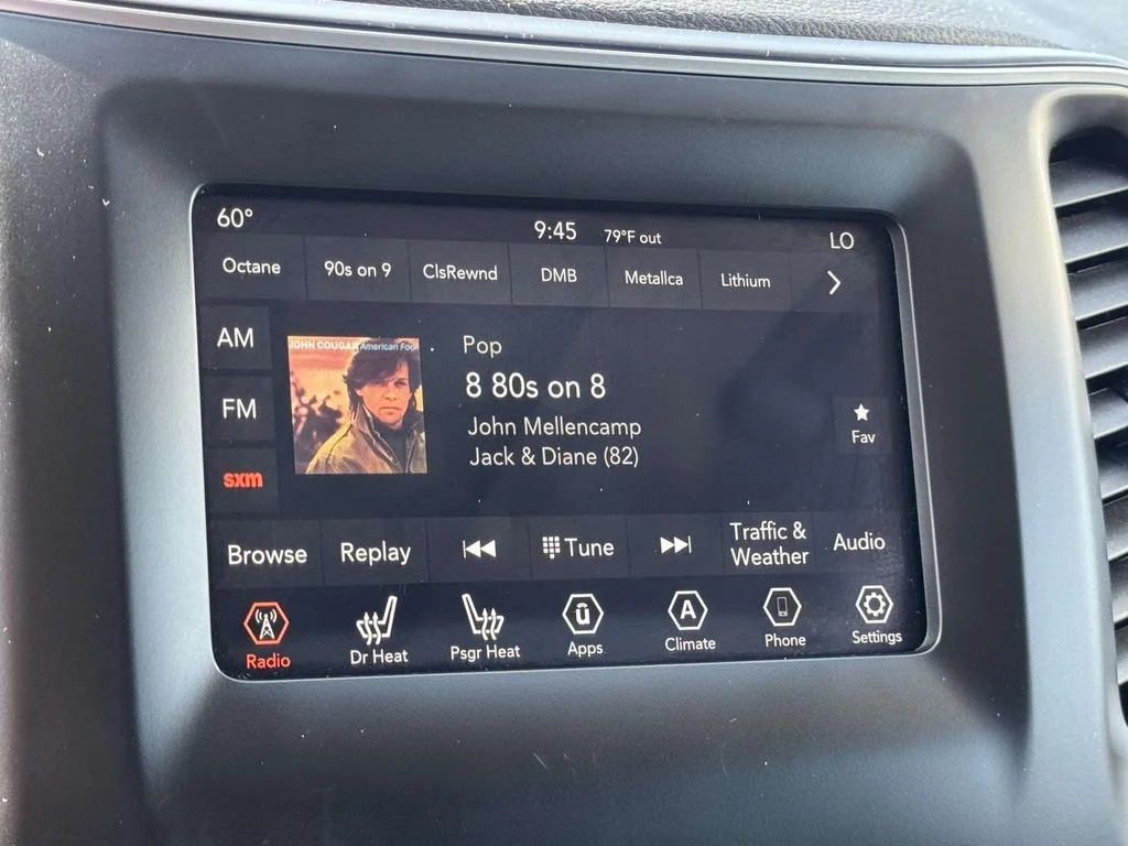 Used 2020 Gray Jeep Latitude Plus image 3