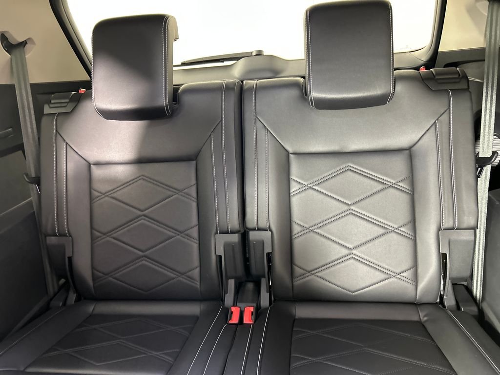 Used 2024 Gray Volkswagen 2.0T SE image 21