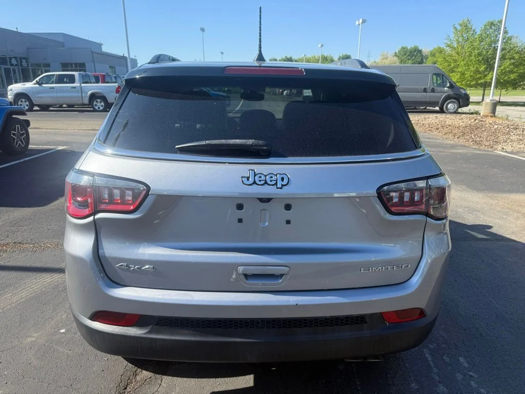 Used 2018 Silver Jeep Limited image 3