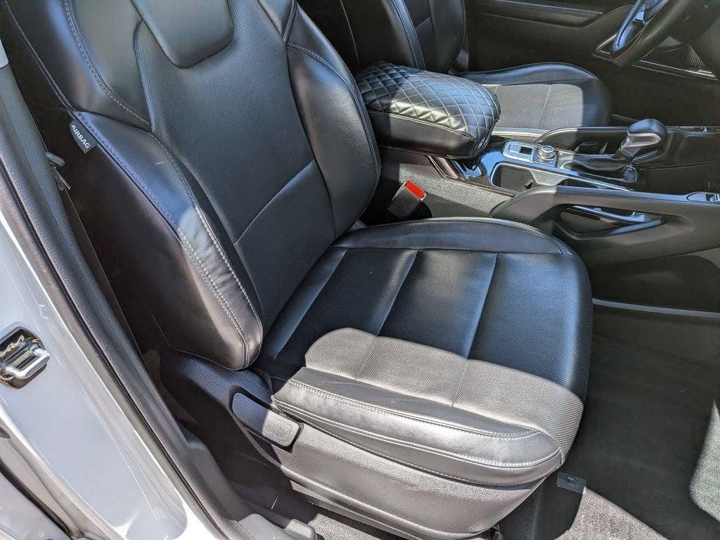 Used 2020 White Kia S image 30