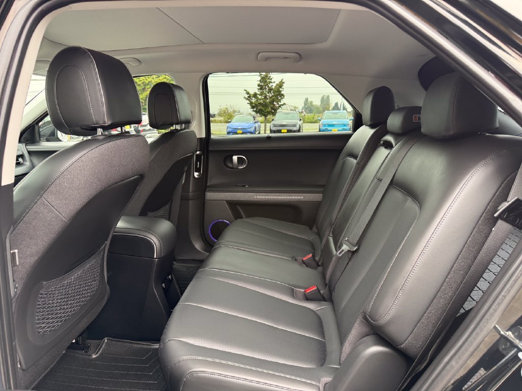 Used 2023 Black Hyundai Limited image 15