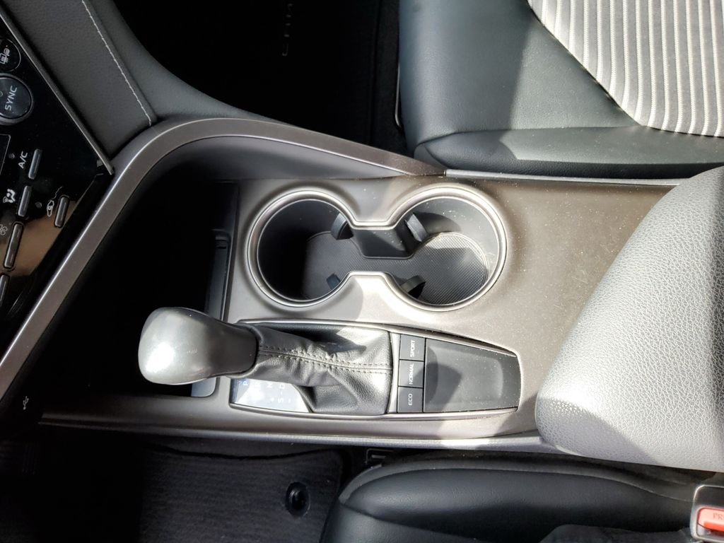 Used 2023 White Toyota SE Nightshade image 23