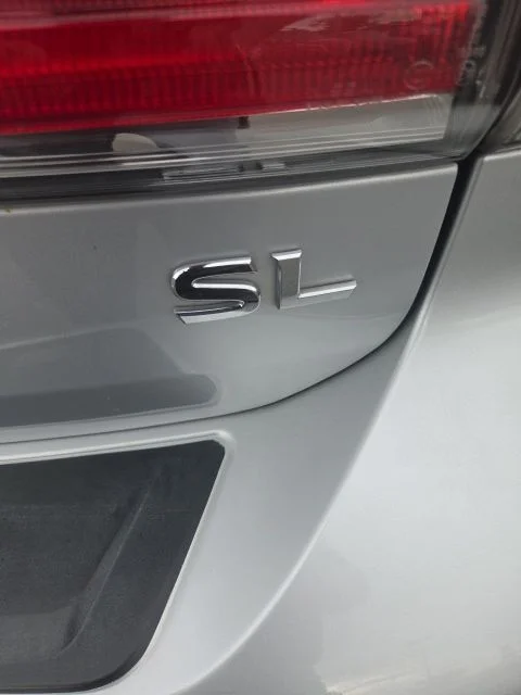 Used 2017 Silver Nissan SL image 7
