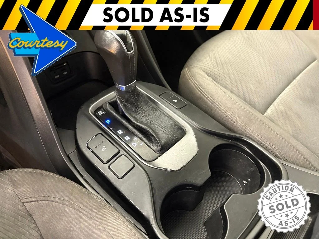 Used 2013 White Hyundai Base image 24