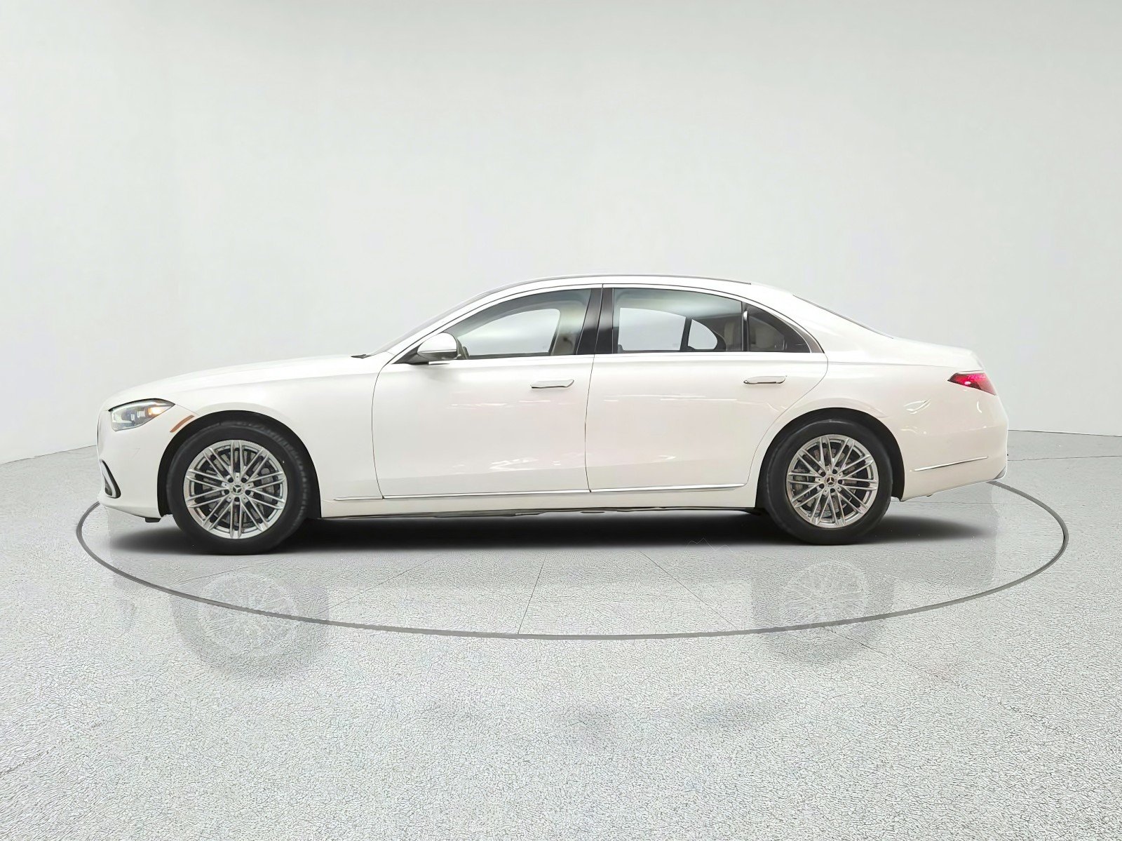 Certified Used 2021 designo Diamond White Mercedes-Benz S 580 4MATIC® Sedan image 8