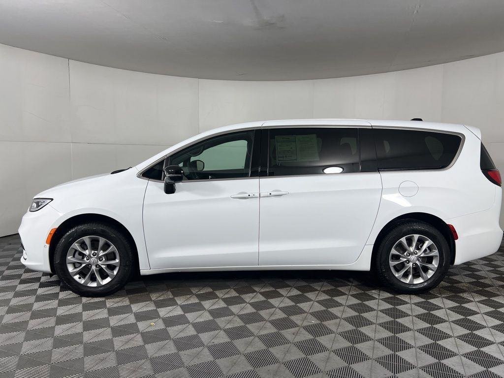 Used 2026 Bright White Clearcoat Chrysler Select image 6