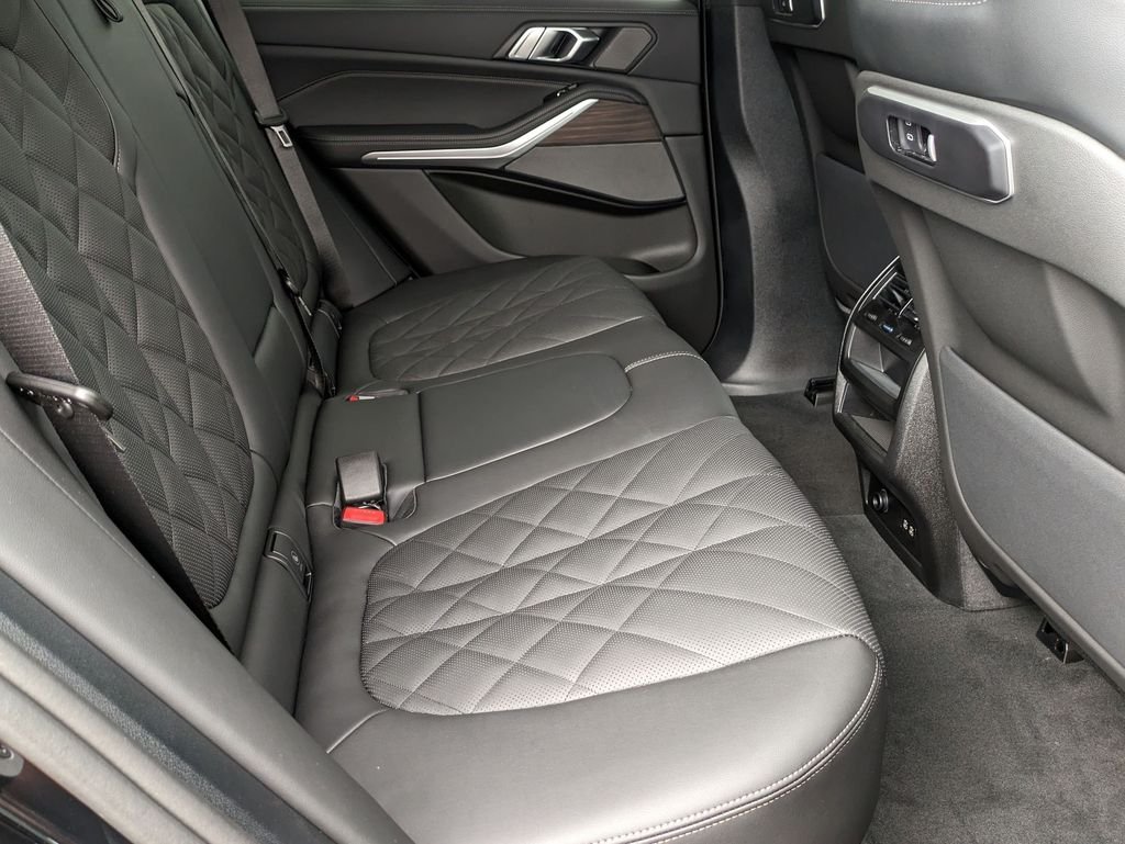 New 2026 Black Sapphire Metallic BMW sDrive40i image 24