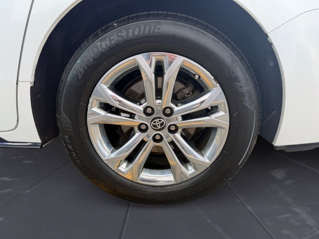 Used 2022 Beige Toyota Platinum image 44