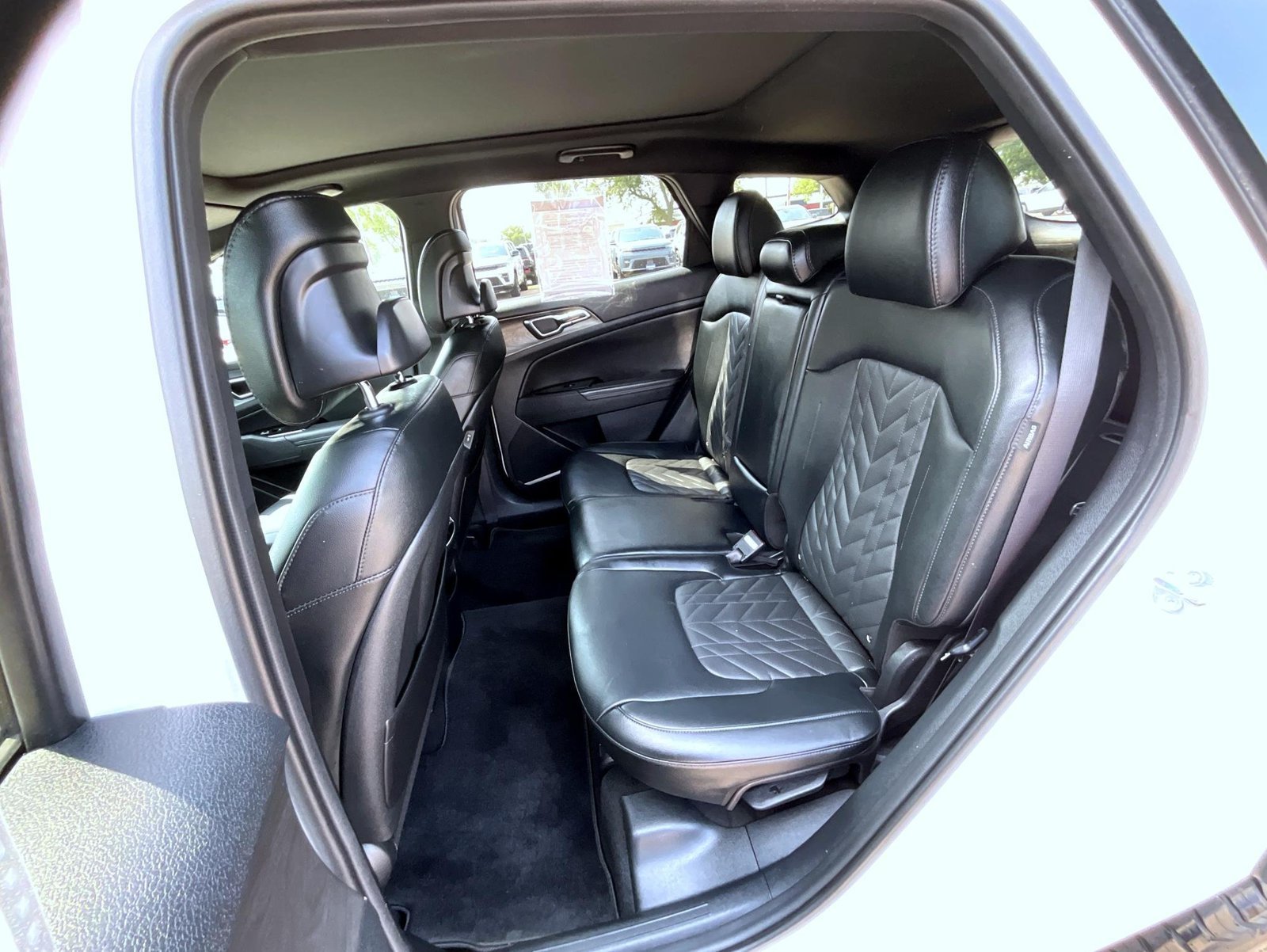 Used 2025 White Kia X-Pro Prestige image 20