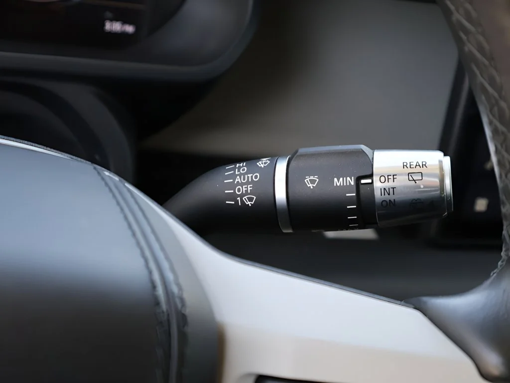 Used 2020 Fuji White Land Rover HSE image 32