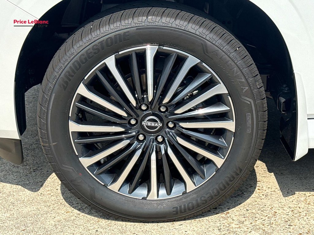 New 2026 Everest White TriCoat Nissan Platinum Reserve image 4