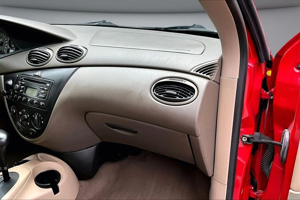 Used 2001  Ford SE image 24
