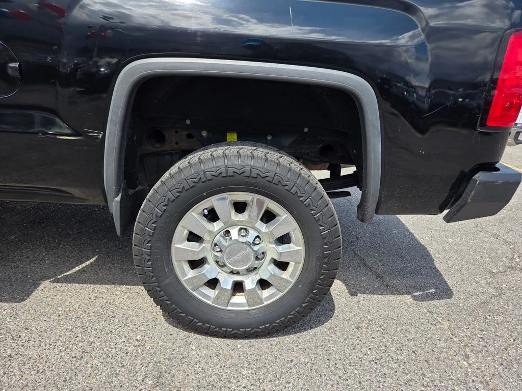 Used 2015 Black GMC Denali image 25