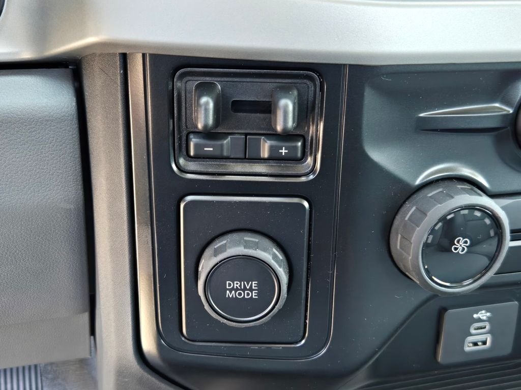 New 2026 Oxford White Ford F-350® XL image 7