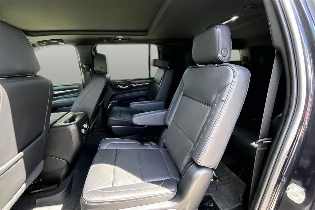 Used 2023 Silver GMC Denali image 21