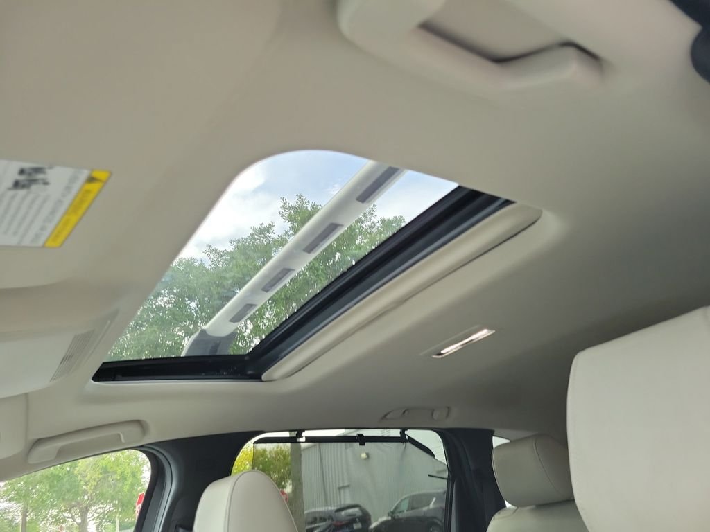 Used 2024 White Mazda Preferred image 18