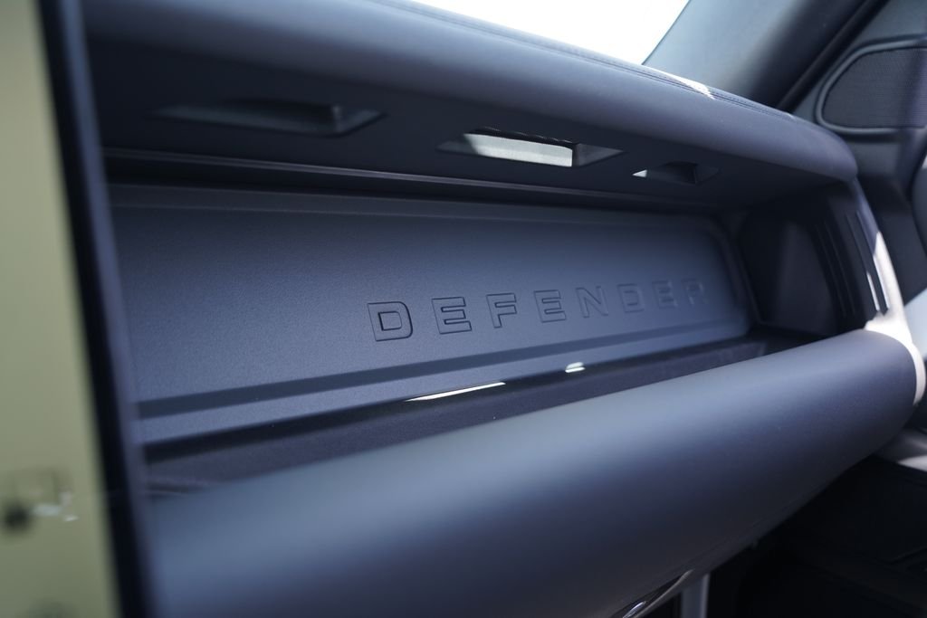 New 2026 Fuji White Land Rover X-Dynamic SE image 15