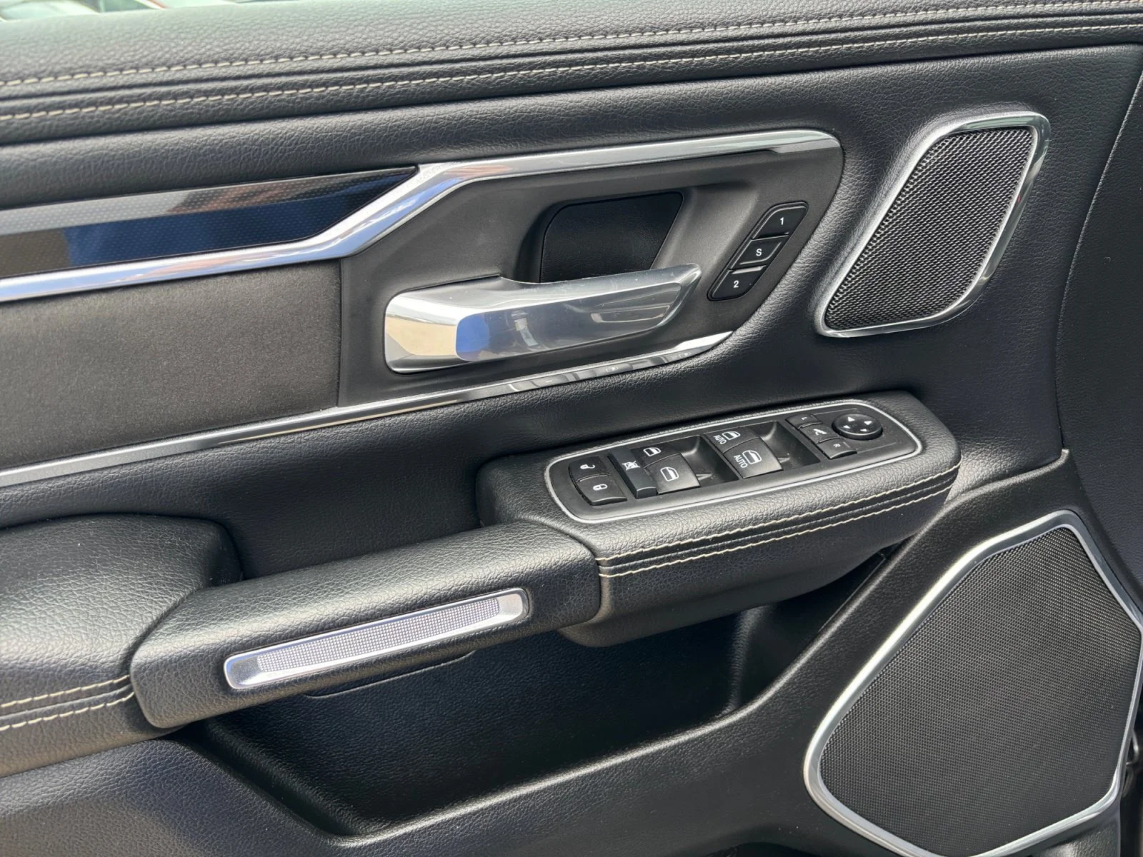 Used 2020 Black Ram Laramie image 11