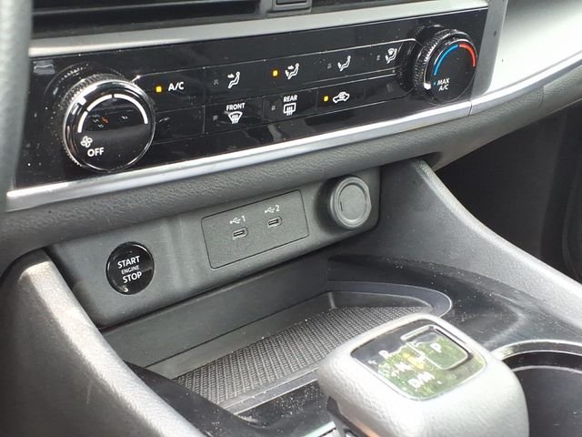 Used 2024 White Nissan S image 17