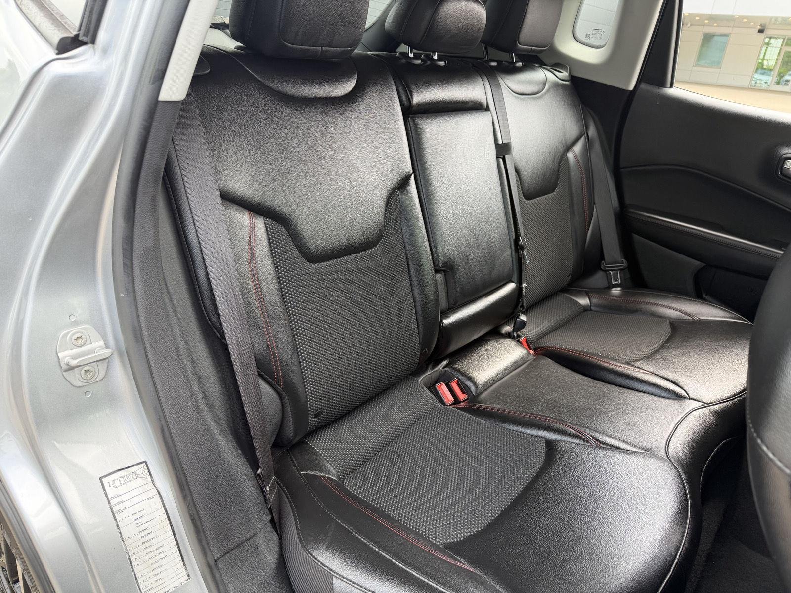 Used 2021 Billet Silver Metallic Clearcoat Jeep Trailhawk image 19