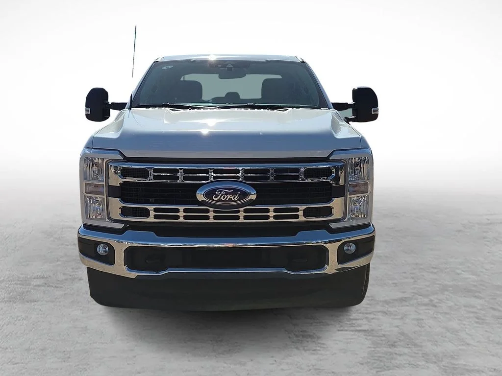 Used 2025 White Ford XLT image 3