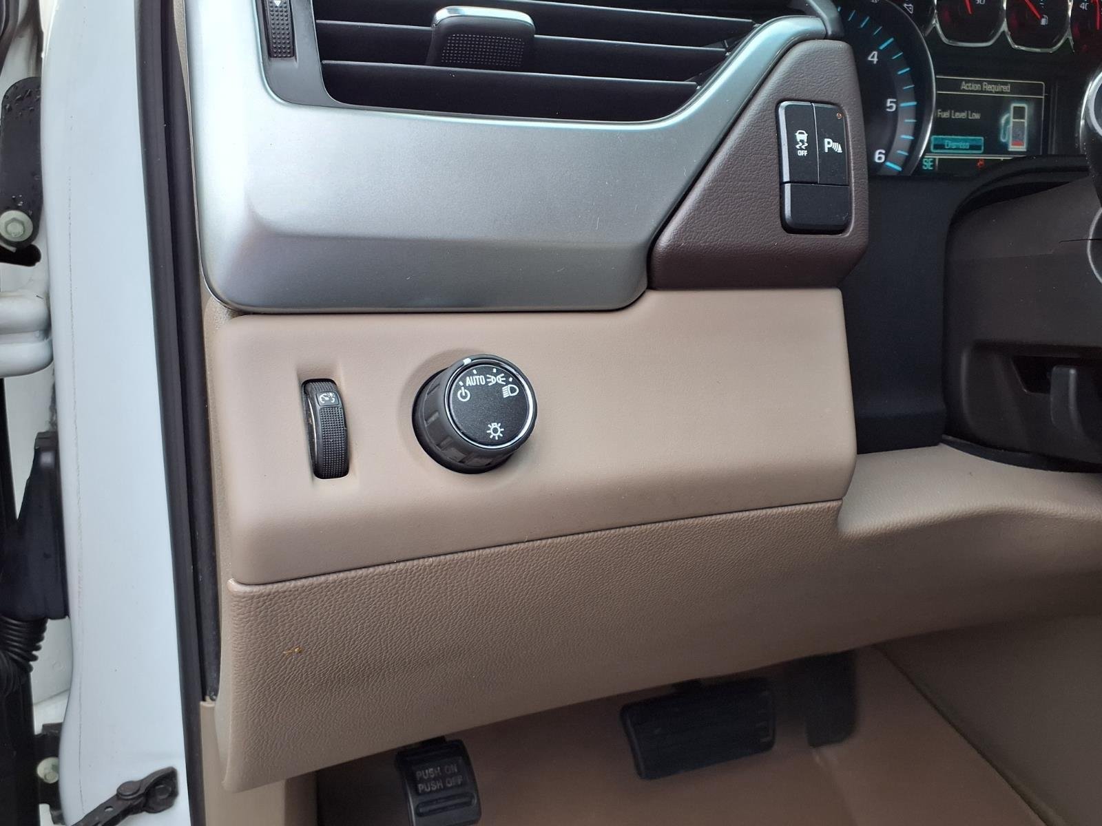 Used 2016 Summit White Chevrolet LS image 8