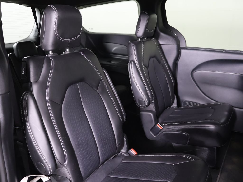2025 Chrysler Pacifica Select - Photo 28