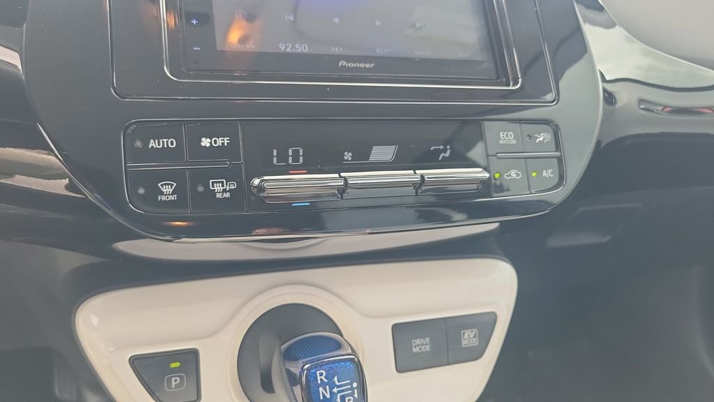 Certified Used 2017 White Toyota Four Touring image 15