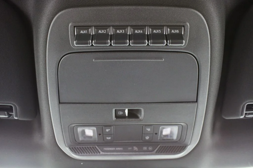 New 2026 Carbonized Gray Metallic Ford Tremor image 19