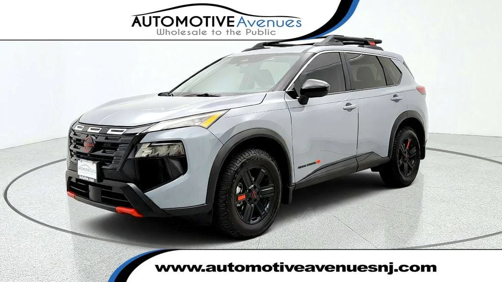 Used 2025 Boulder Gray Pearl Nissan AWD Rock Creek image 1