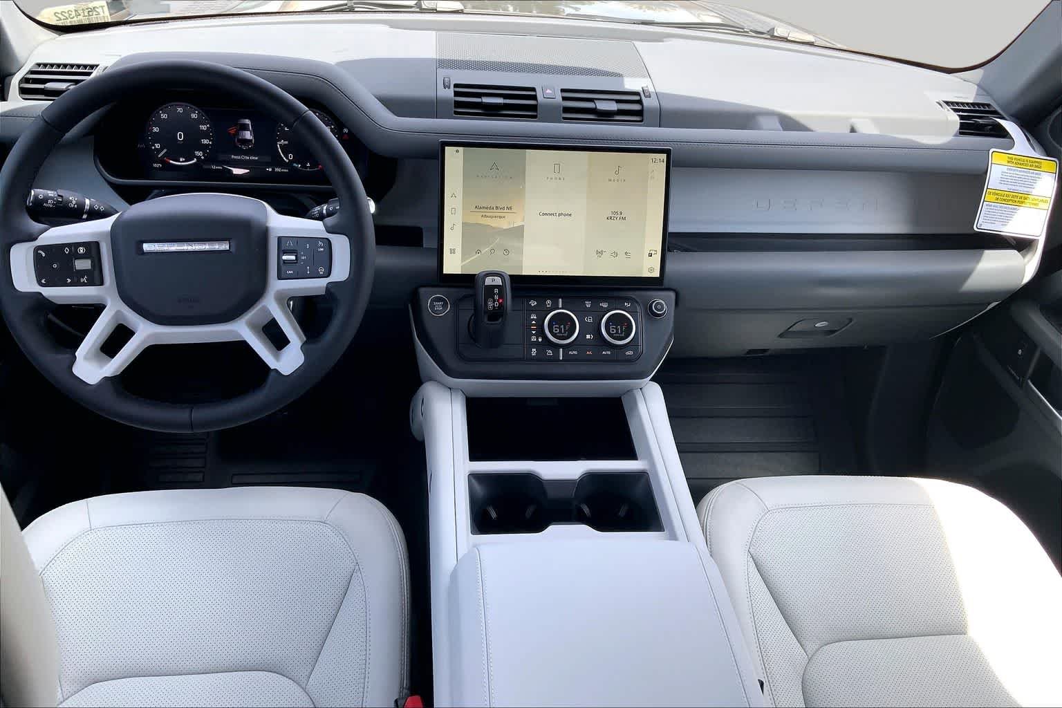 New 2026 Santorini Black Land Rover S image 5