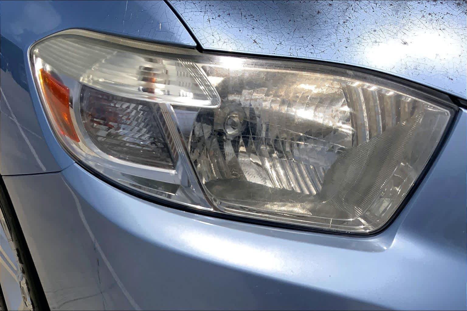 Used 2010 Waveline Pearl Toyota Limited image 26