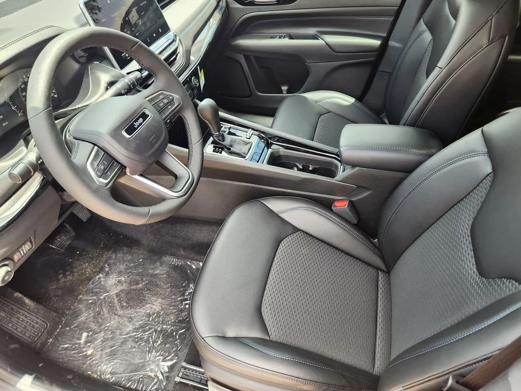 New 2026 Fathom Blue Pearl Coat Jeep Latitude image 8