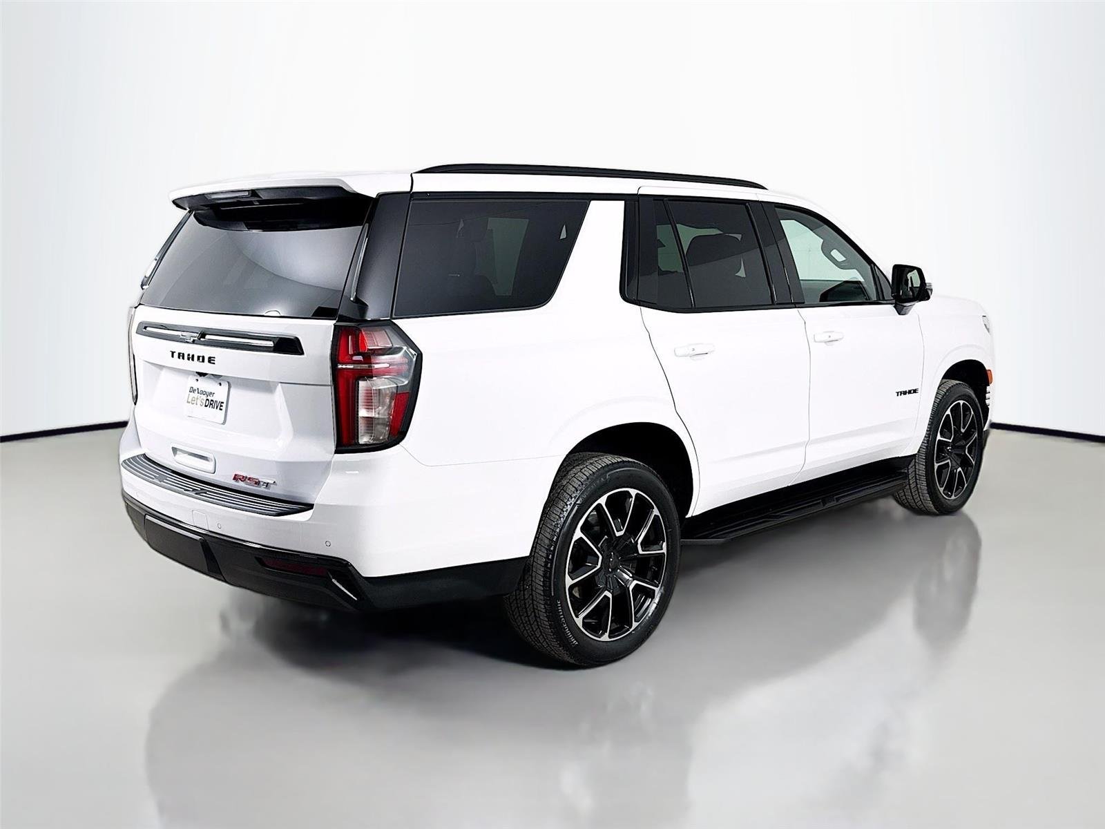 Used 2024 Summit White Chevrolet RST image 9