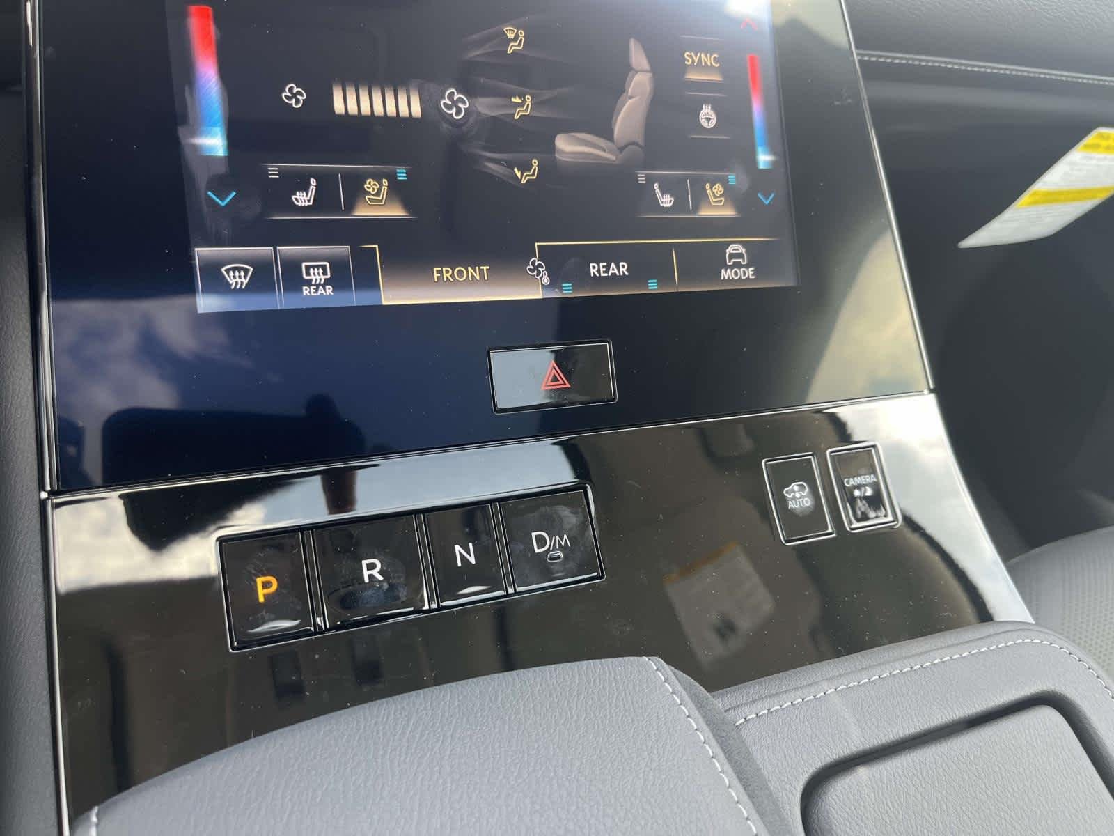 New 2027 Radiant White INFINITI LUXE image 30