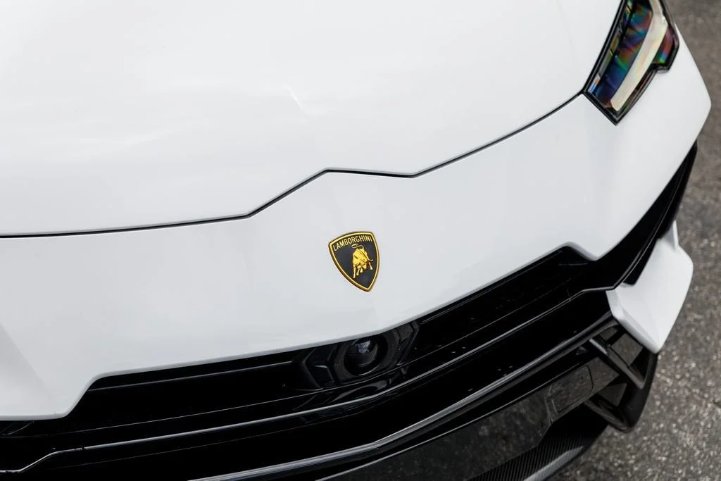 Used 2024 White Lamborghini Performante image 52