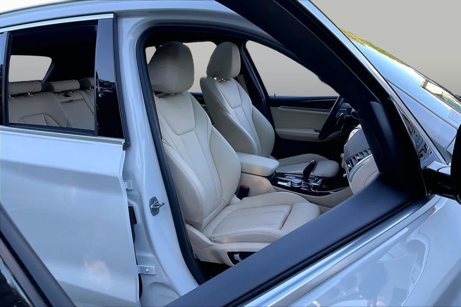 Used 2021 Mineral White Metallic BMW xDrive30e image 8