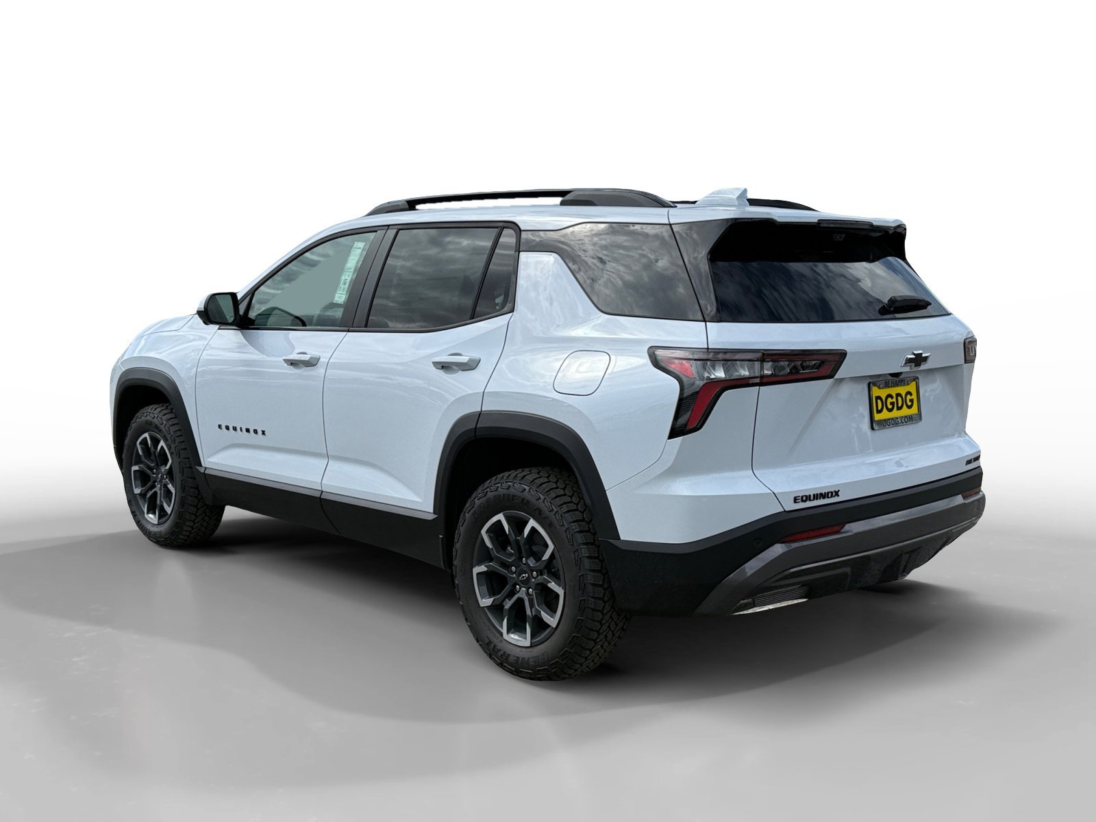 New 2026 Polar White Tricoat Chevrolet FWD ACTIV image 3