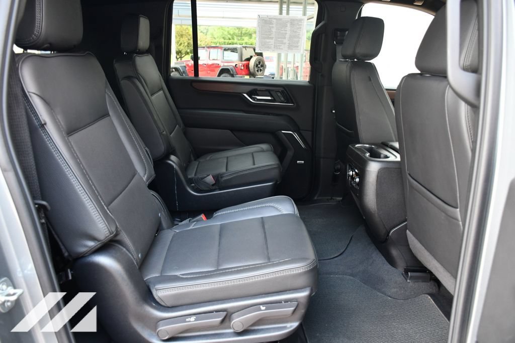 Used 2025 Sterling Metallic GMC Denali image 27
